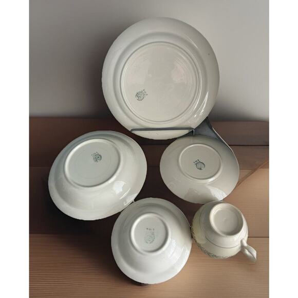 Taylor Smith & Taylor “Daphne” Cream Gold Set Lunch Plate 8” Bowl Tea Cup Saucer - Picture 3 of 10